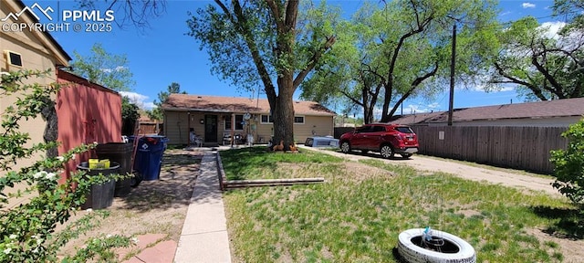 2510 N Union Blvd, Colorado Springs, CO 80909 - view of front of home with fence