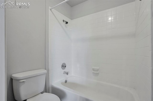 514 Shady Crest Cir, Colorado Springs, CO 80916 - bathroom with toilet and washtub / shower combination
