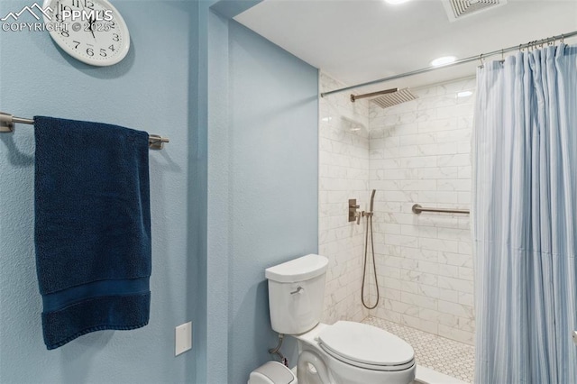 954 Fontmore Rd Unit B, Colorado Springs, CO 80904 - bathroom featuring toilet and a tile shower