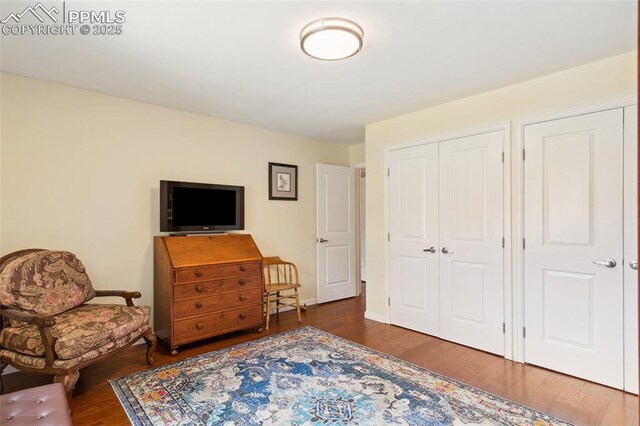 954 Fontmore Rd Unit B, Colorado Springs, CO 80904 - sitting room with wood finished floors