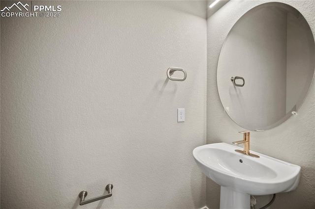 3065 Curly Grv, Colorado Springs, CO 80922 - bathroom featuring a sink