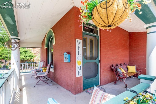 521 W Corona Ave, Pueblo, CO 81004 - view of patio with a porch