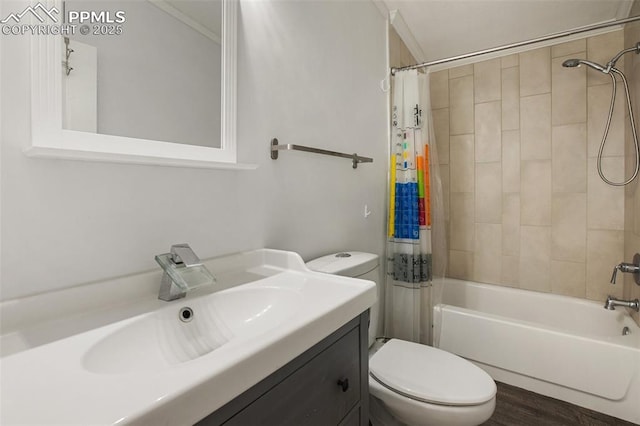 527 Golden Grain Ln, Divide, CO 80814 - full bath with toilet, shower / bath combo, vanity, and crown molding