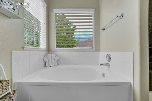 10641 Greenbelt Dr, Peyton, CO 80831 - bathroom with a bath