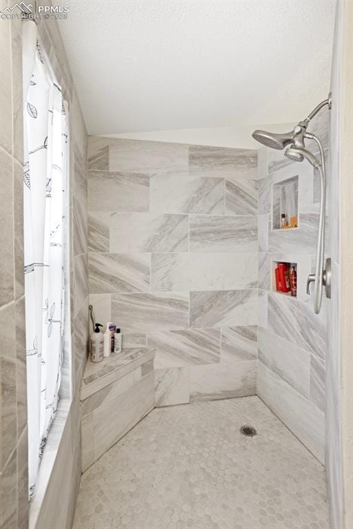 9180 S Rush Rd, Rush, CO 80833 - full bath with a tile shower