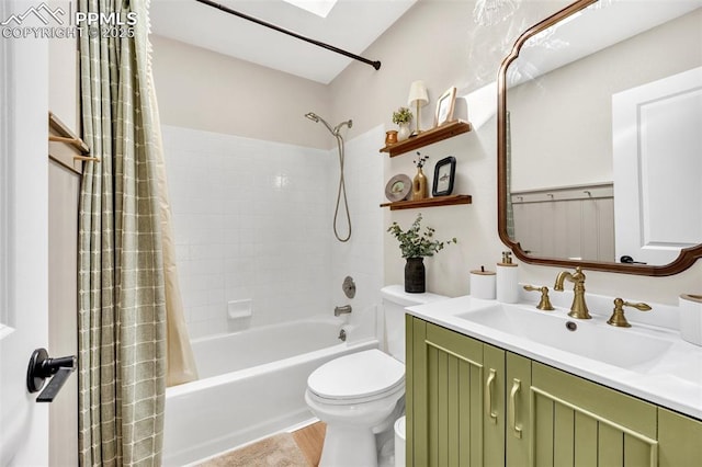 6390 Moccasin Pass Ct, Colorado Springs, CO 80919 - full bathroom featuring shower / bath combo with shower curtain, toilet, vanity, a skylight, and wood finished floors