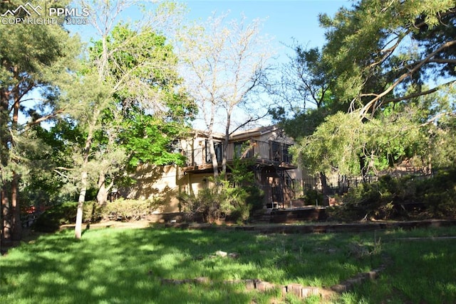 view of grassy yard