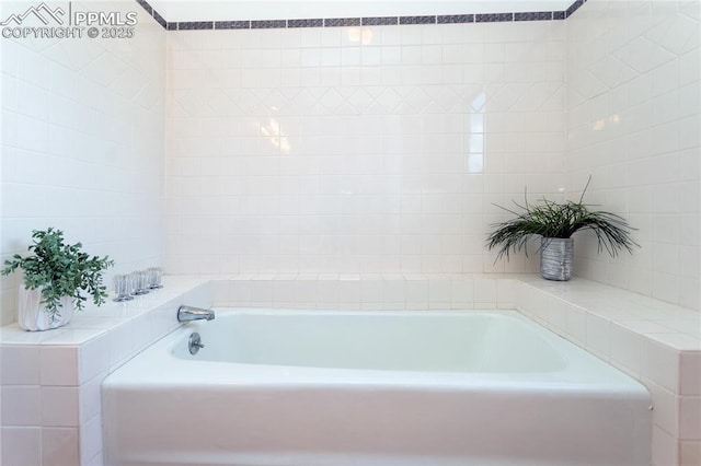 6331 Mesedge Dr, Colorado Springs, CO 80919 - bathroom featuring a bath
