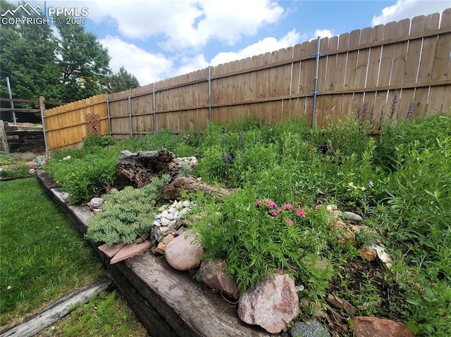 2115 Rangeview Dr, Pueblo, CO 81008 - view of yard