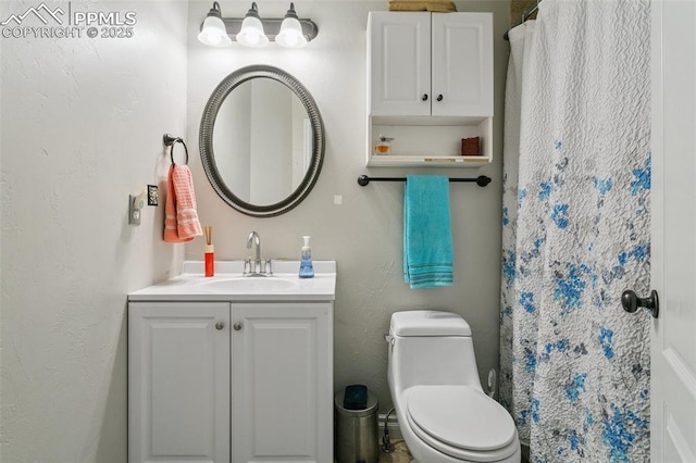 1502 York Rd Unit 103, Colorado Springs, CO 80918 - full bath with vanity, toilet, and curtained shower