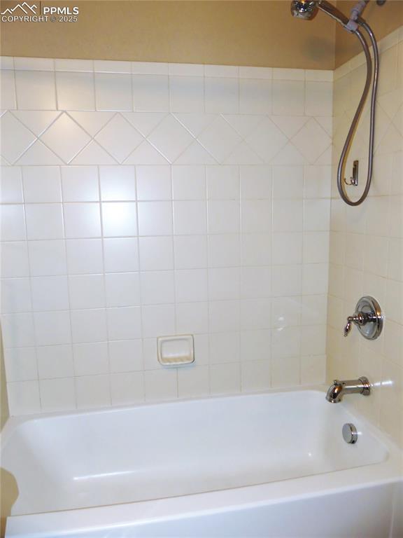828 S Wahsatch Ave, Colorado Springs, CO 80903 - bathroom with shower / washtub combination