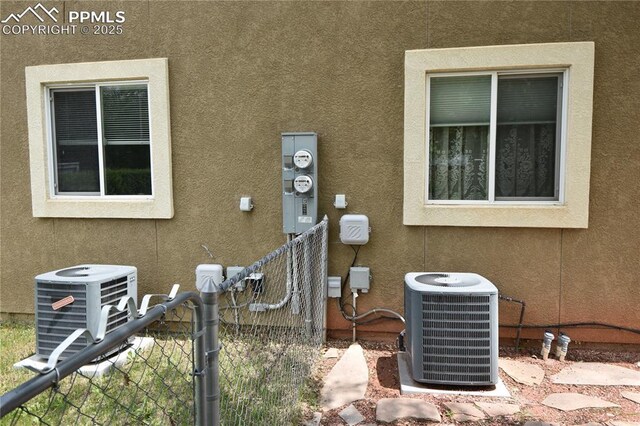 1310-1312 Market St, Colorado Springs, CO 80904 - exterior view of stucco siding