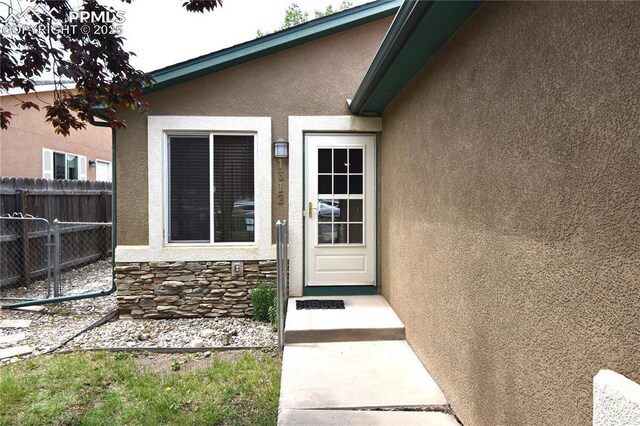 1310-1312 Market St, Colorado Springs, CO 80904 - view of exterior entry featuring stucco siding
