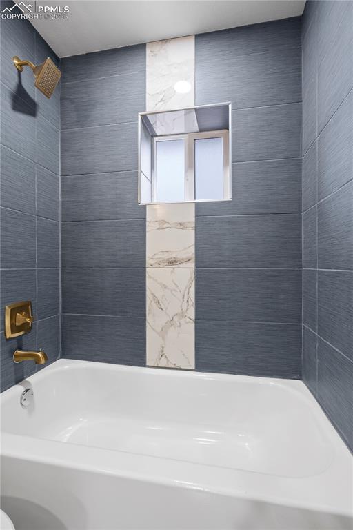 1205 Catalpa St, Pueblo, CO 81001 - view of full bath
