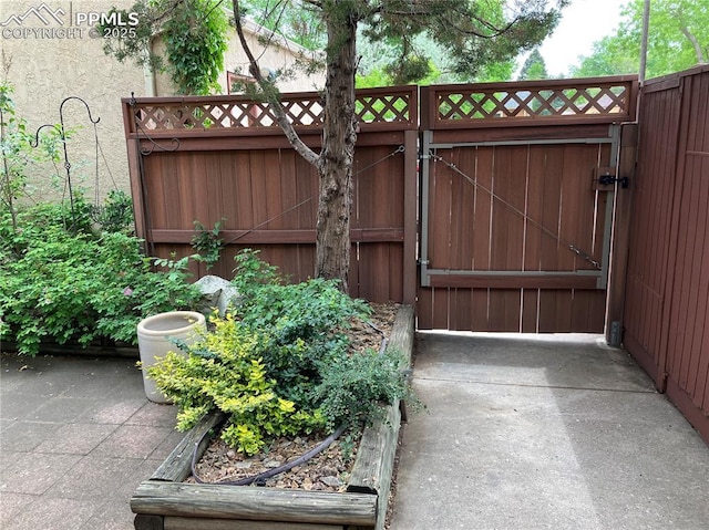 686 Echo Ln, Colorado Springs, CO 80904 - view of gate