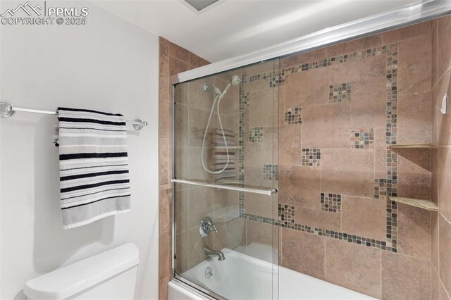 942 Fontmore Rd Unit B, Colorado Springs, CO 80904 - full bath featuring combined bath / shower with glass door and toilet