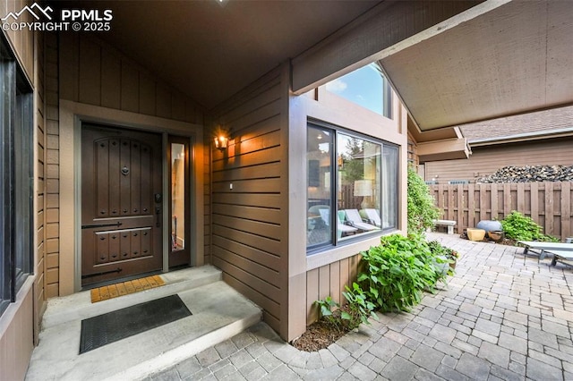 3320 Camels Ridge Ln, Colorado Springs, CO 80904 - entrance to property featuring a patio area
