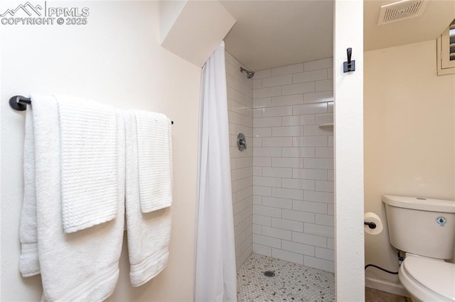 1017 N Sheridan Ave, Colorado Springs, CO 80909 - full bath with toilet and tiled shower