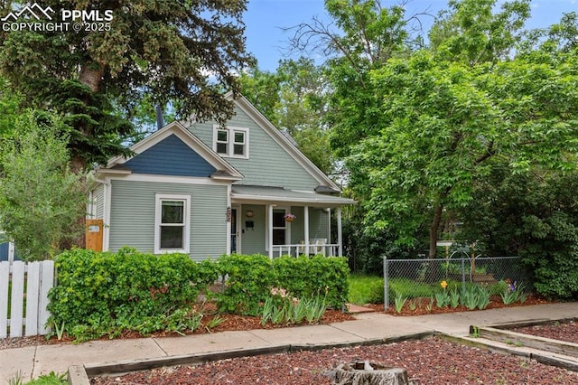 421 N Spruce St, Colorado Springs, CO 80905 - bungalow-style home featuring a porch