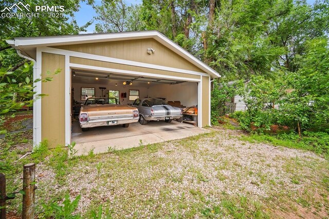424 N Cedar St, Colorado Springs, CO 80903 - view of garage
