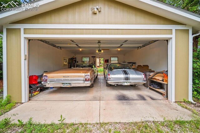 424 N Cedar St, Colorado Springs, CO 80903 - garage with a garage door opener