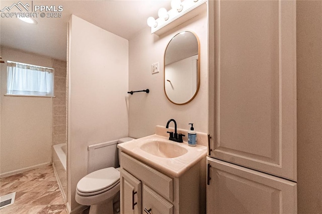 2830 W Kiowa St, Colorado Springs, CO 80904 - full bath featuring vanity and bathtub / shower combination