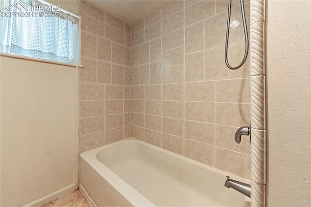 2830 W Kiowa St, Colorado Springs, CO 80904 - full bath with bathing tub / shower combination