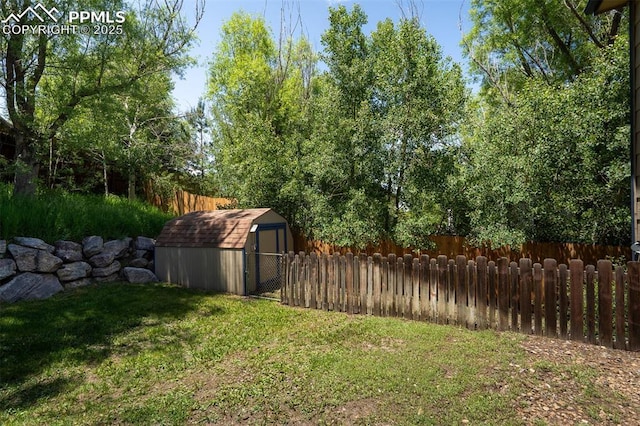 4125 Cricket Ct, Colorado Springs, CO 80918 - view of yard featuring a shed