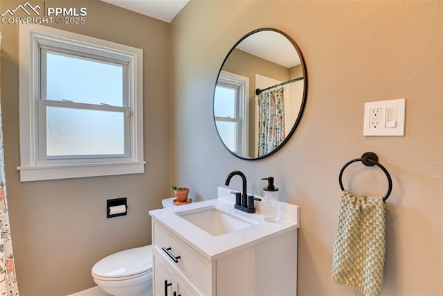 1445 N Foote Ave, Colorado Springs, CO 80909 - full bath featuring vanity and a shower with shower curtain