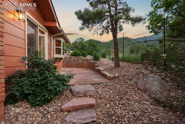 443 E Fountain Pl, Manitou Springs, CO 80829 - view of yard