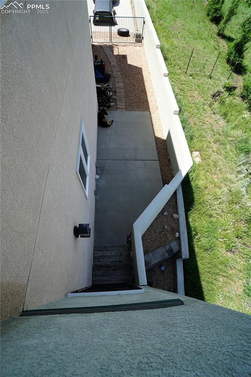 1407 Manitou Blvd, Colorado Springs, CO 80904 - view of stairway