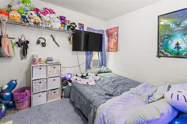609 W 8th St Unit 611, Pueblo, CO 81003 - bedroom with carpet and a textured ceiling