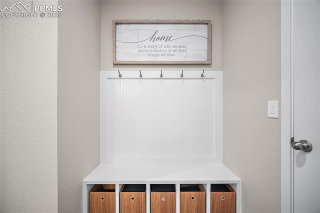 8082 Goldenray Pl, Colorado Springs, CO 80908 - view of mudroom