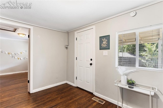 121 Via, San Miguel, Manitou Springs, CO 80829 - entrance foyer featuring dark wood finished floors and baseboards