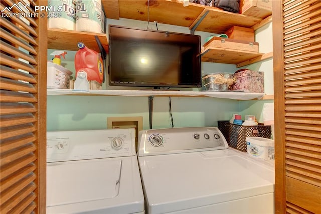 9615 Mountain Rd, Cascade, CO 80809 - laundry area featuring independent washer and dryer