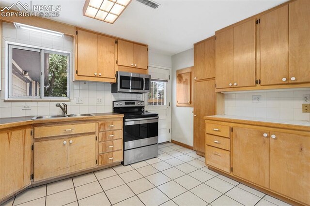 915 Skyway Blvd, Colorado Springs, CO 80905