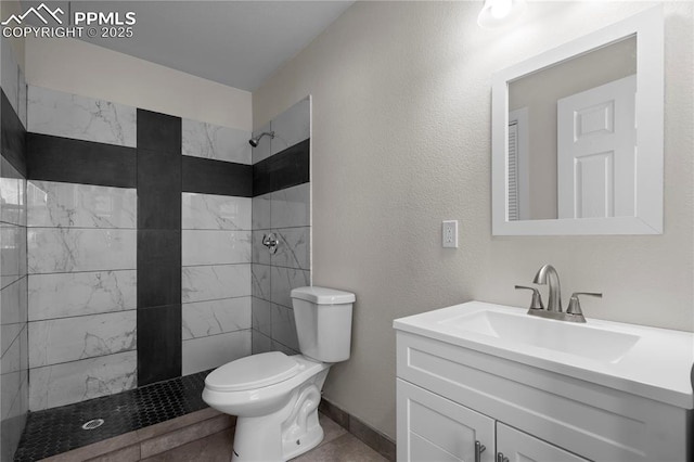 2027 E 14th St, Pueblo, CO 81001 - bathroom with vanity and a tile shower