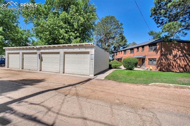 2493 Paseo Rd, Colorado Springs, CO 80907 - view of garage
