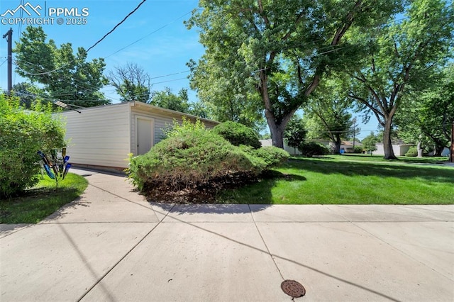 2493 Paseo Rd, Colorado Springs, CO 80907 - view of grassy yard