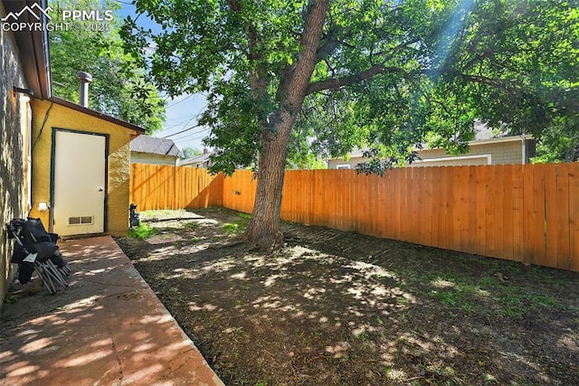 823 N Corona St, Colorado Springs, CO 80903 - view of fenced backyard