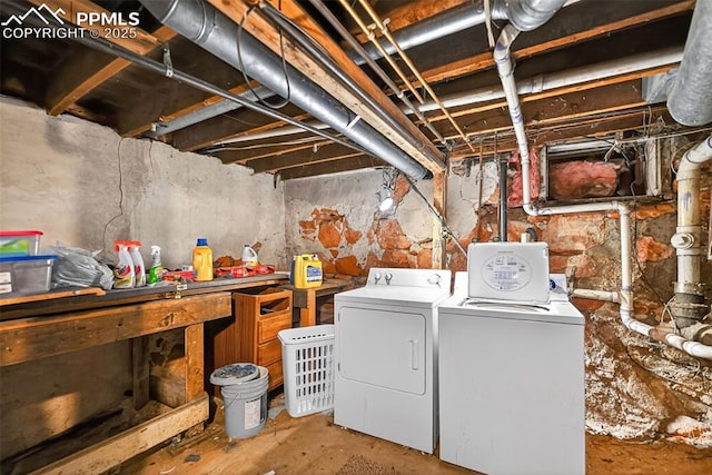 823 N Corona St, Colorado Springs, CO 80903 - laundry room featuring washing machine and clothes dryer