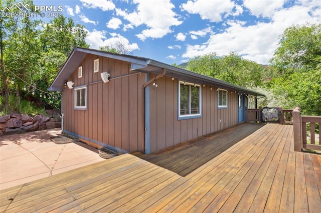 22 Puma Path, Manitou Springs, CO 80829 - wooden terrace with a patio