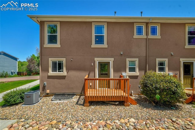 2601 Lynbarton Pt, Colorado Springs, CO 80918 - back of property featuring stucco siding