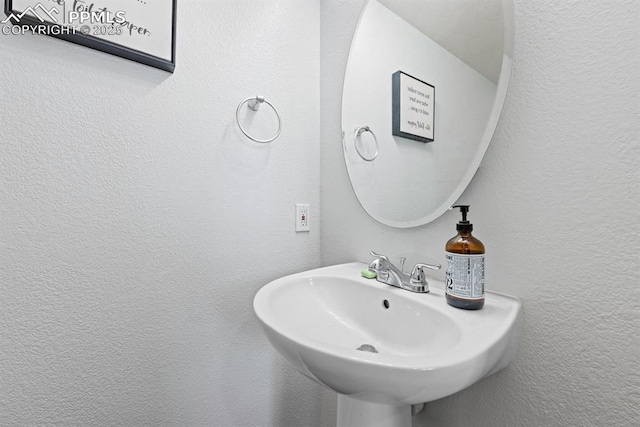 245 Turf Trail Pl, Fountain, CO 80817 - bathroom with a textured wall