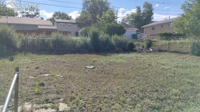 2118 N Chestnut St, Colorado Springs, CO 80907 - view of yard