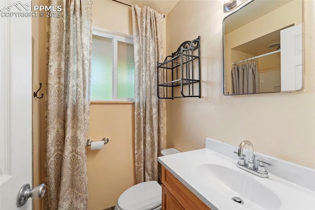 1105 Parkview Blvd, Colorado Springs, CO 80905 - bathroom with vanity and curtained shower