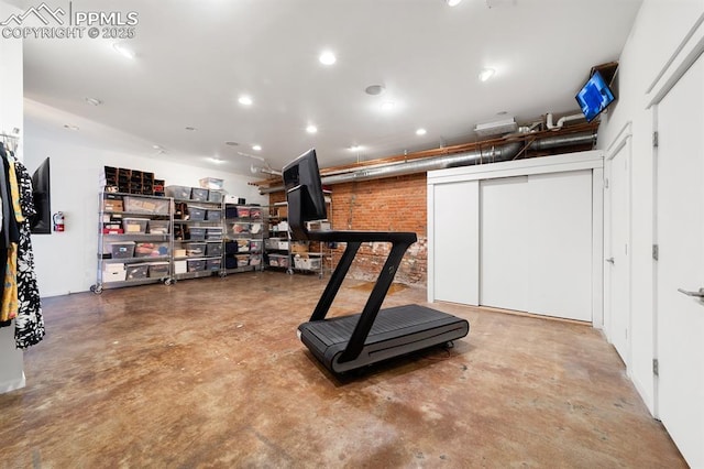 423 W 4th St, Pueblo, CO 81003 - workout room featuring recessed lighting