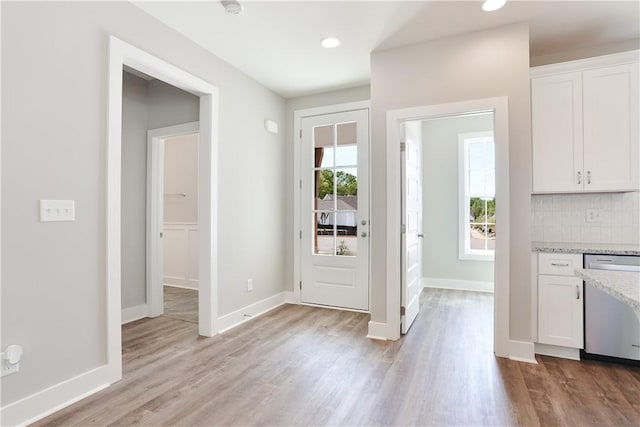 100 Hunters Way, Opelika, AL 36801 - foyer featuring light wood finished floors, baseboards, and recessed lighting