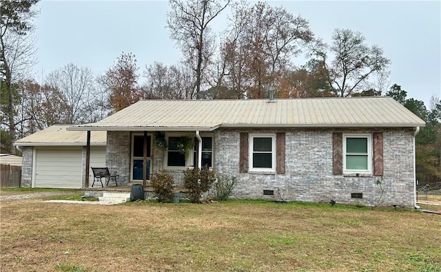 view of front of home with a porch and a front lawn