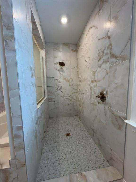 1649 James Burt Pkwy, Auburn, AL 36830 - bathroom with tiled shower